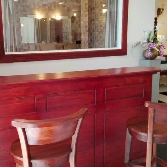 هتل Richmond House Colombo