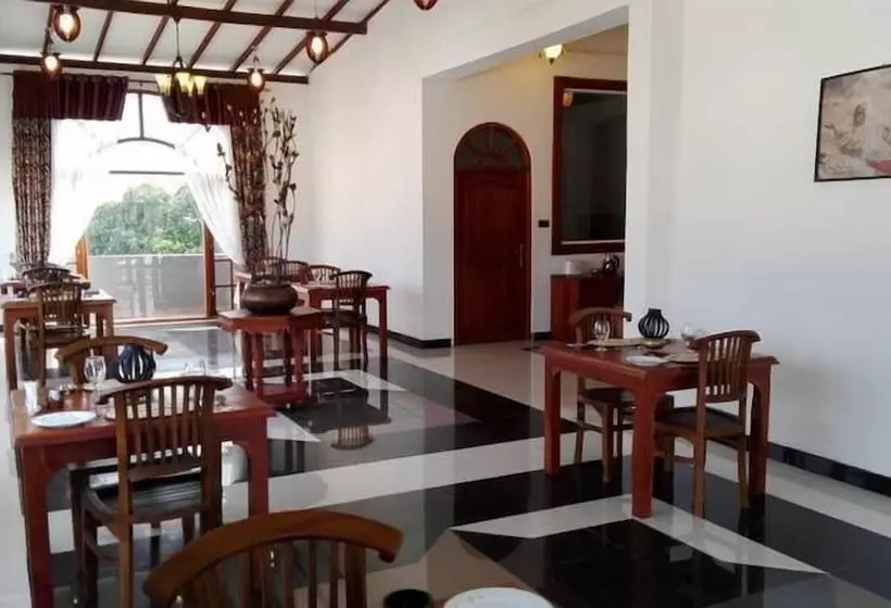 هتل Richmond House Colombo