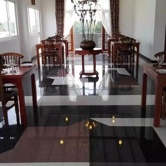 هتل Richmond House Colombo