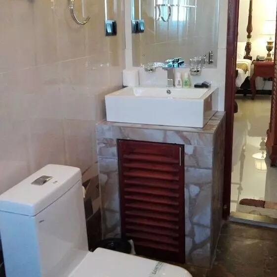 هتل Richmond House Colombo