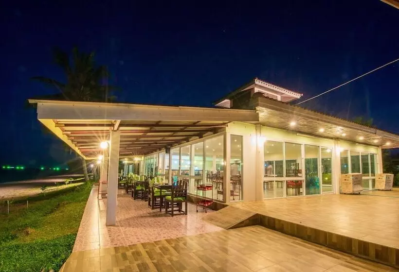 Hotelli Starlight Beach Resort Chumphon