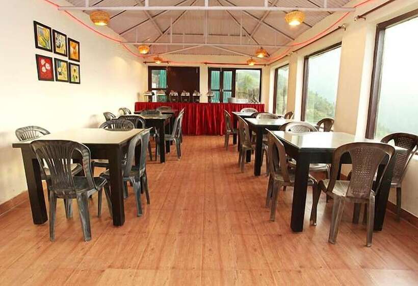 Отель Whispering Pines Himalayan Retreat