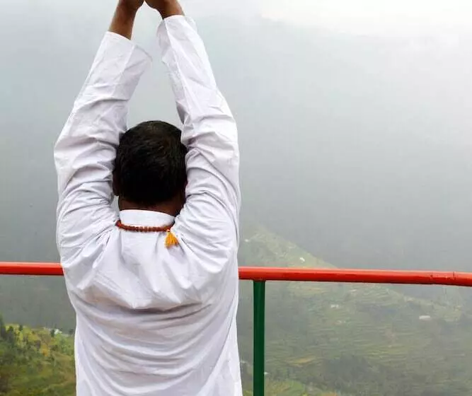 ホテル Whispering Pines Himalayan Retreat