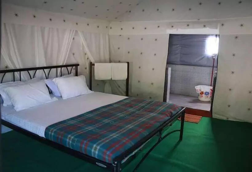 ホテル Whispering Pines Himalayan Retreat