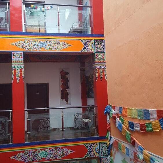 Nirvana Hotel   Hostel