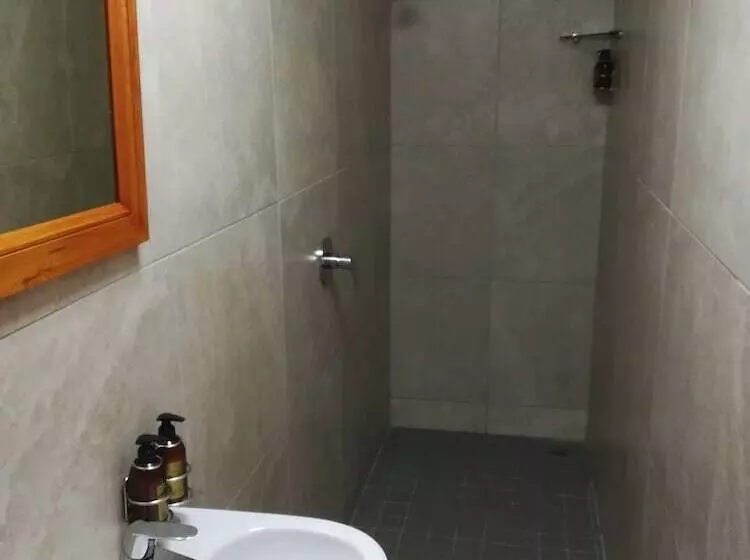 Majatalo Travalia Guest Farm