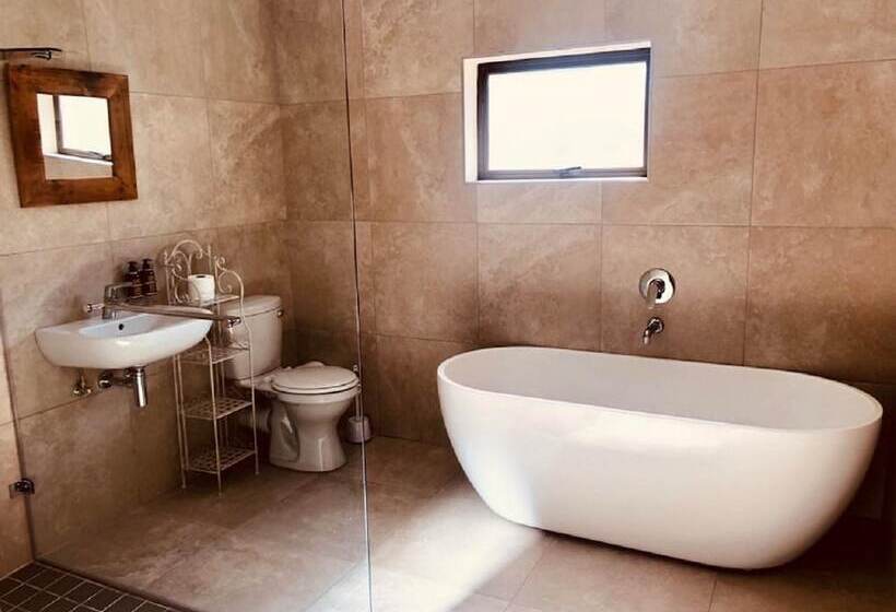 Пансион Travalia Guest Farm