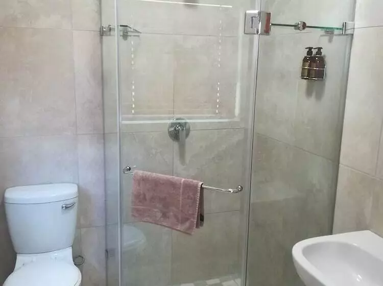 Majatalo Travalia Guest Farm