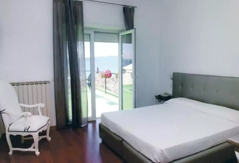 Hostelli Alb. Rist. Alfredo Da Persichella