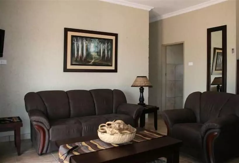 Hotelli Almar Exclusive Game Ranch