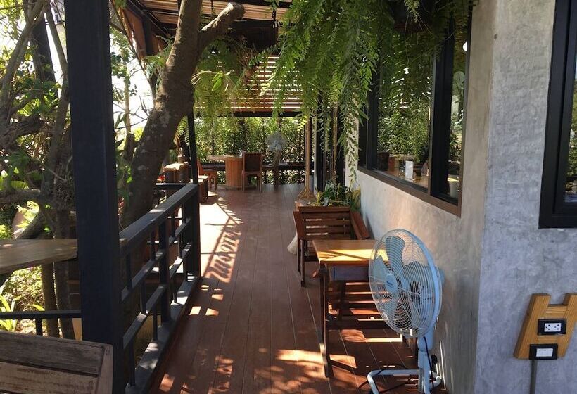 Отель Casa & Cafe De Nadi