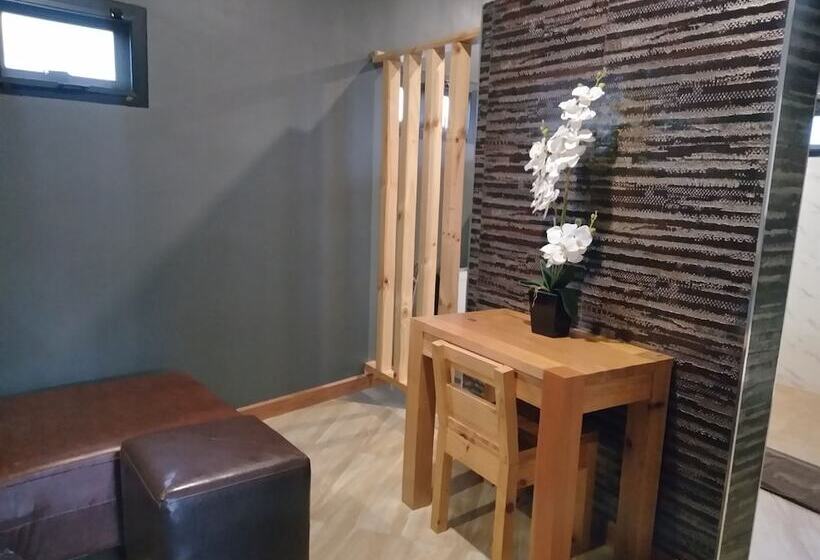 Отель Casa & Cafe De Nadi