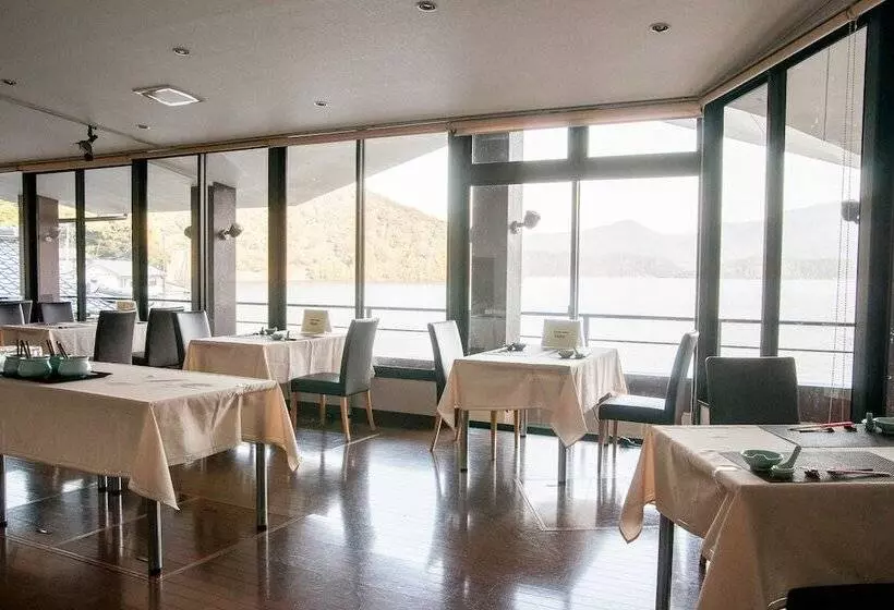 Hotelli 湖上館パムコ