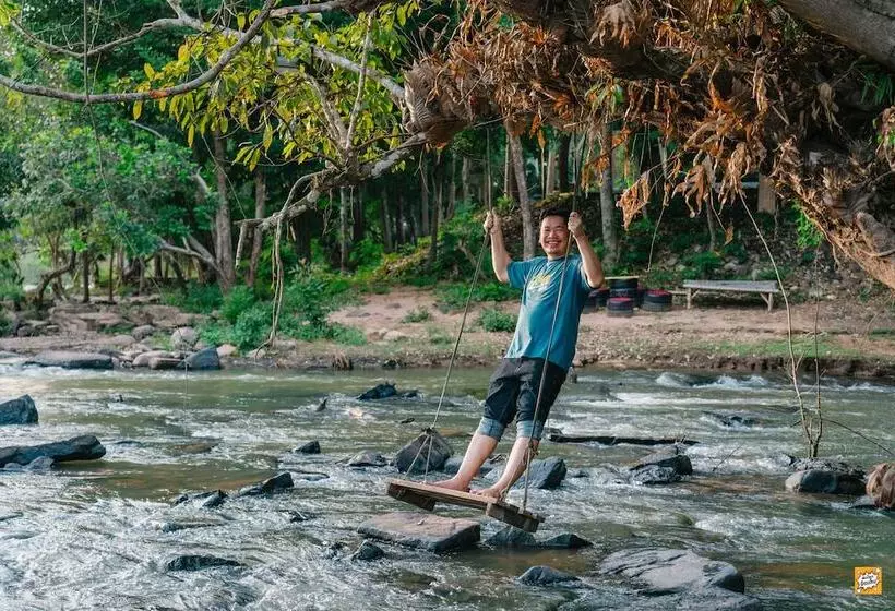 Hotelli Natural Park Resort De Wang Thong