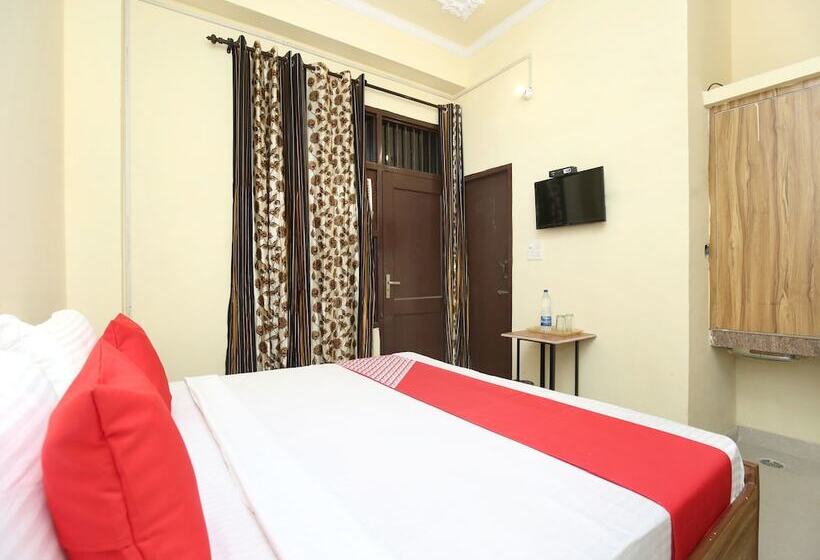 Hotell Oyo 14823 Skyheights