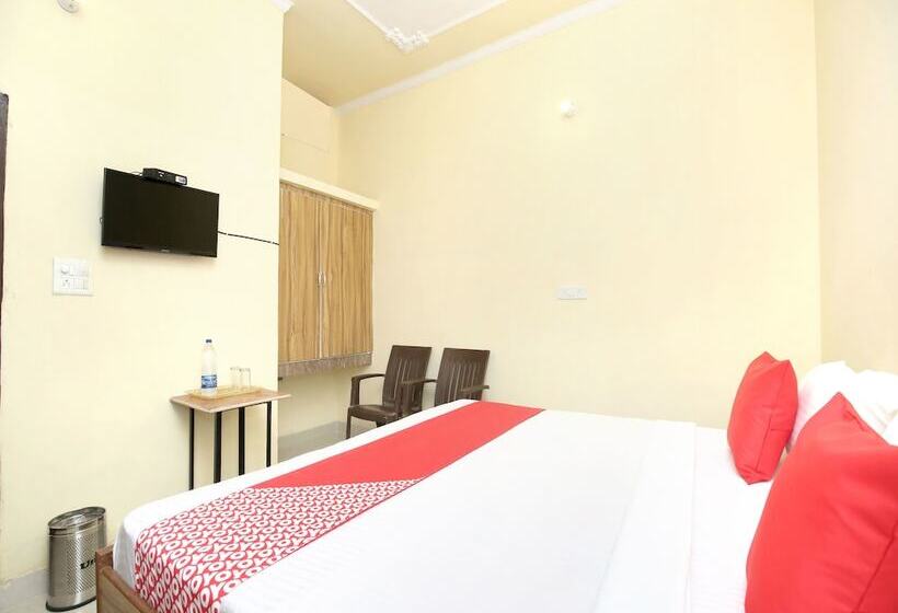 Hotell Oyo 14823 Skyheights