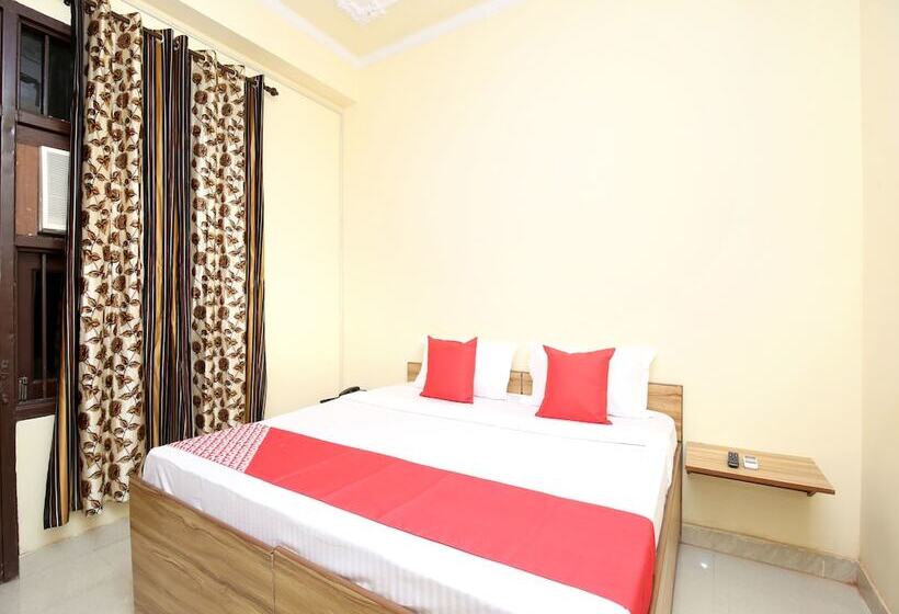 Hotell Oyo 14823 Skyheights