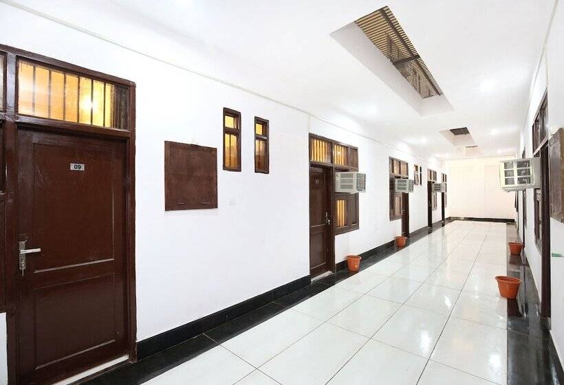 Hotell Oyo 14823 Skyheights