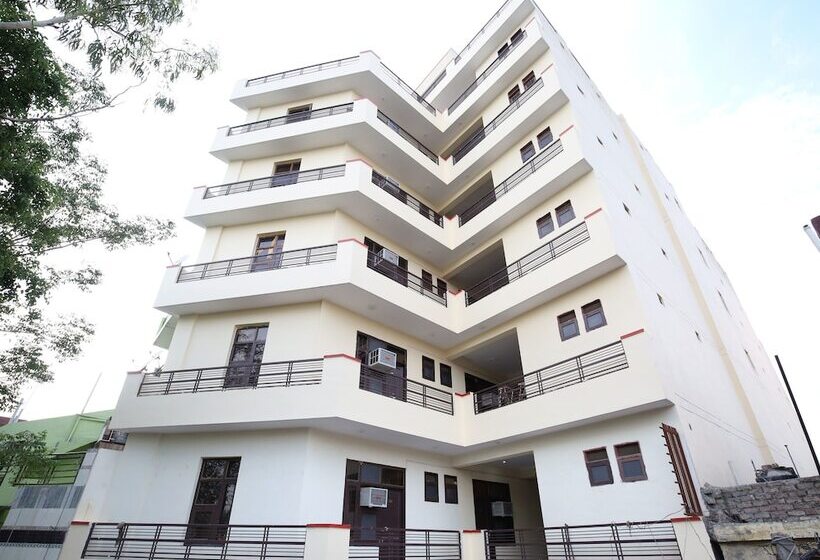 Hotell Oyo 14823 Skyheights