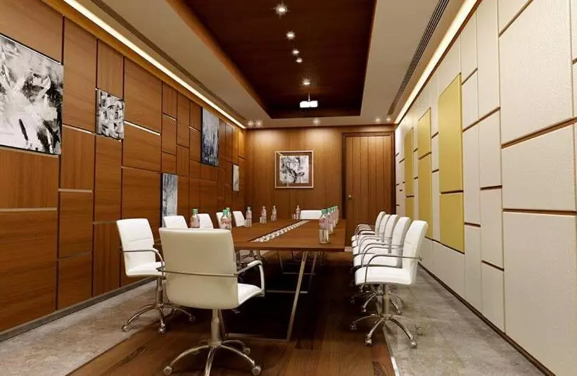 Pearltree Hotels And Resorts