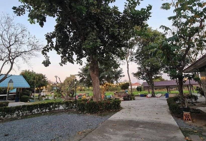 בית מלון כפרי Punpisa Resort