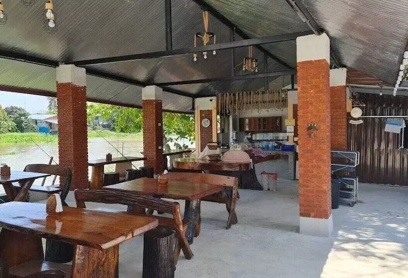 Hotelli Punpisa Resort