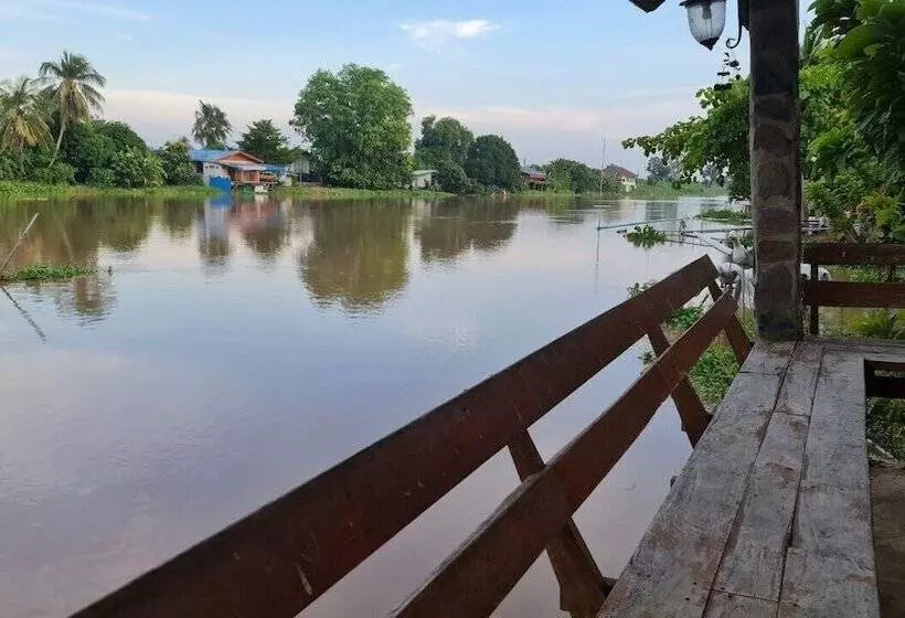 Hotelli Punpisa Resort