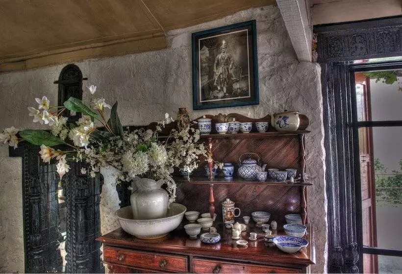 Hotelli Rosastays Jeolikote Bara Bungalow