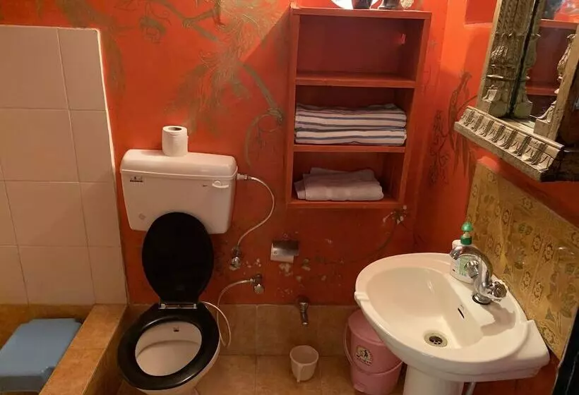 Hotelli Rosastays Jeolikote Bara Bungalow