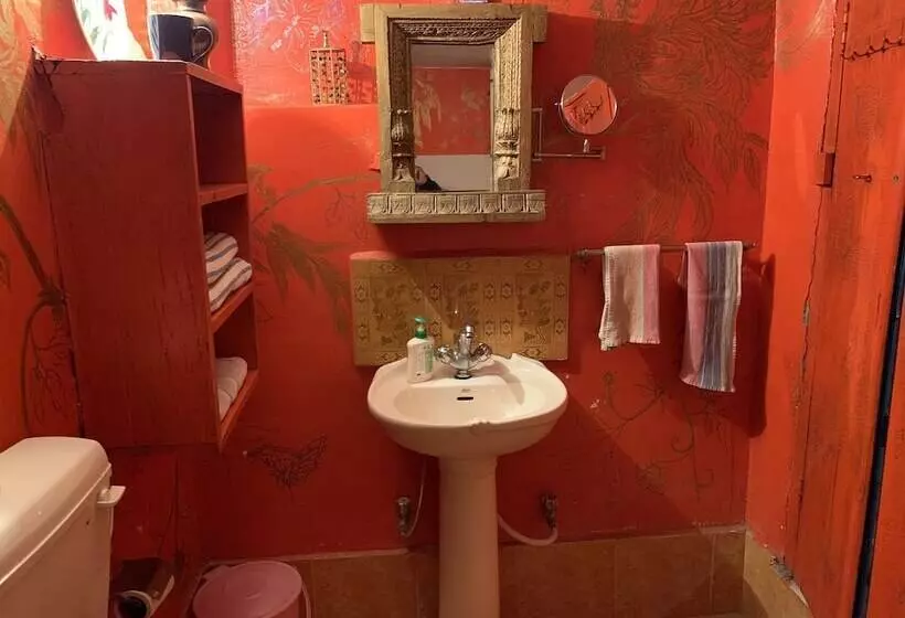 Hotelli Rosastays Jeolikote Bara Bungalow