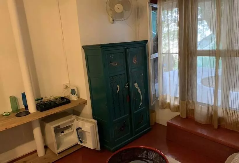 Hotelli Rosastays Jeolikote Bara Bungalow