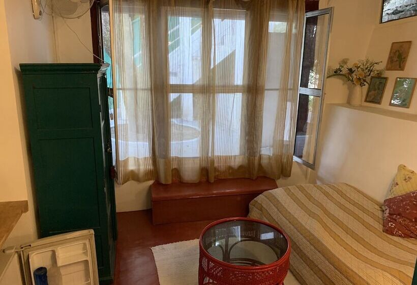 בית מלון כפרי Rosastays Jeolikote Bara Bungalow