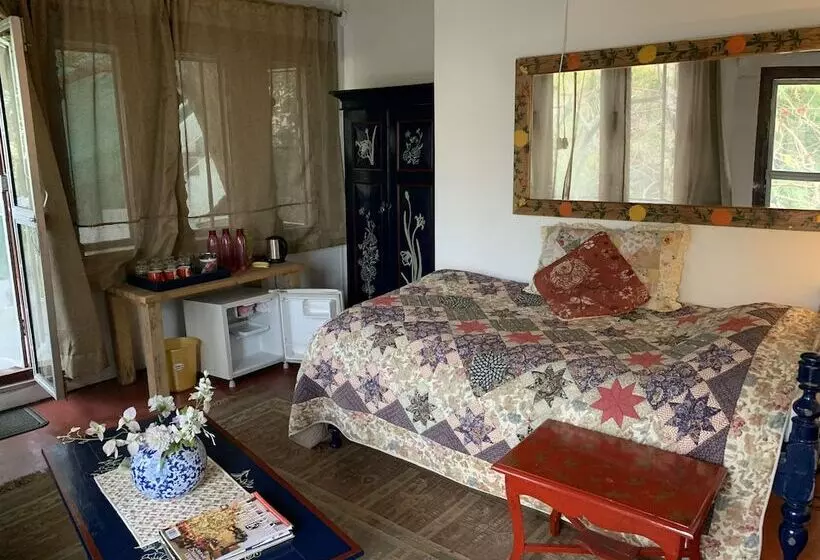 Hotelli Rosastays Jeolikote Bara Bungalow