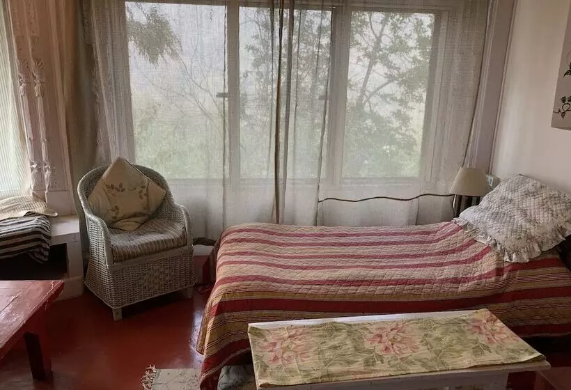 Hotelli Rosastays Jeolikote Bara Bungalow