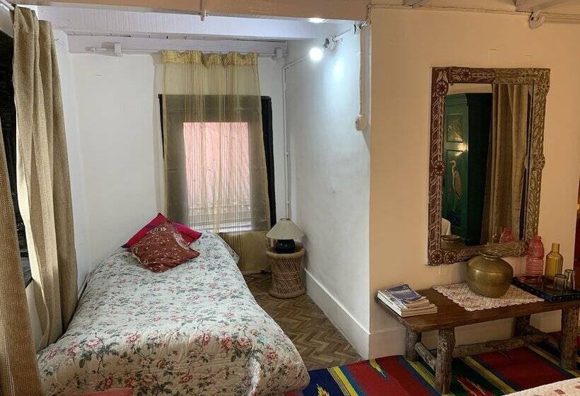 בית מלון כפרי Rosastays Jeolikote Bara Bungalow