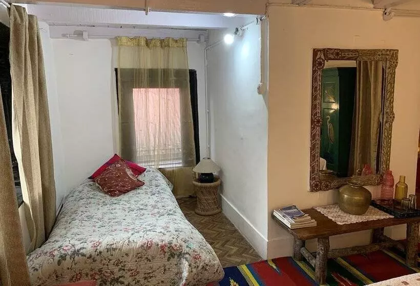 Hotelli Rosastays Jeolikote Bara Bungalow