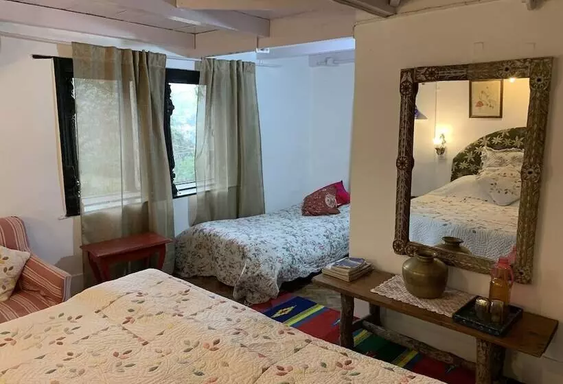 Hotelli Rosastays Jeolikote Bara Bungalow