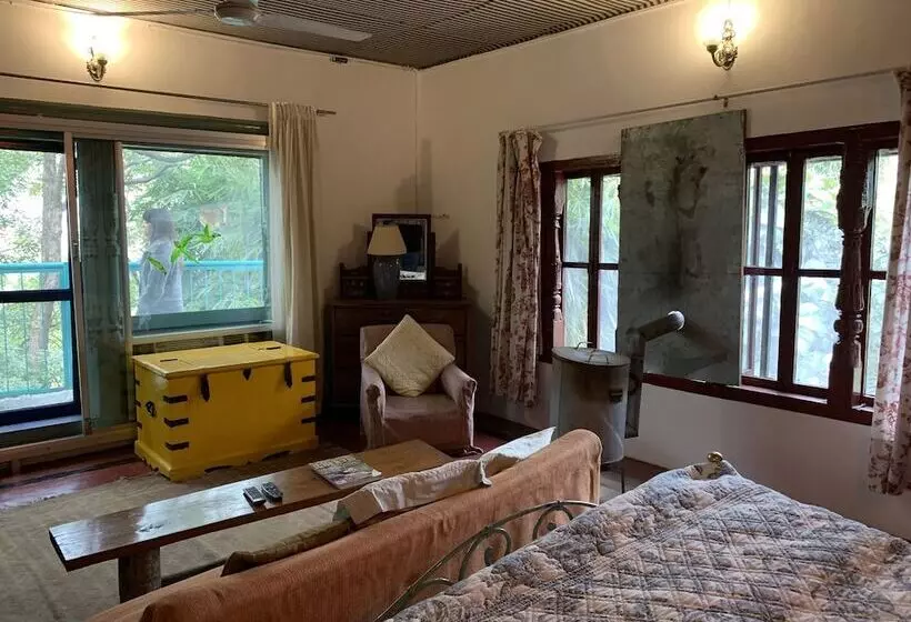 Hotelli Rosastays Jeolikote Bara Bungalow