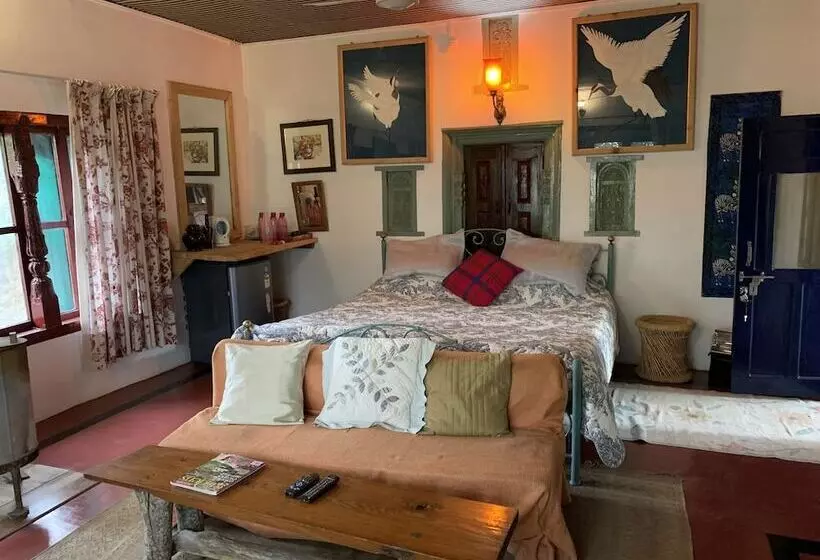 Hotelli Rosastays Jeolikote Bara Bungalow