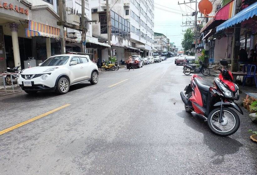 فندق Satit Padang