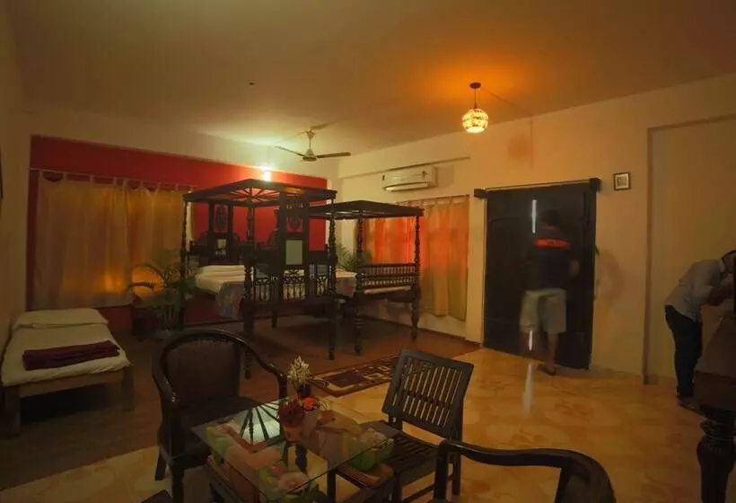 Hotelli Sterling Palavelli Godavari