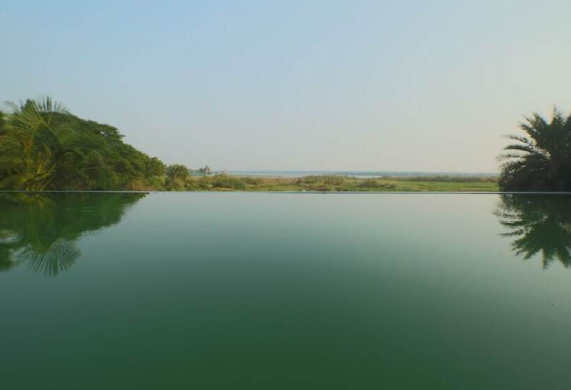 فندق Sterling Palavelli Godavari