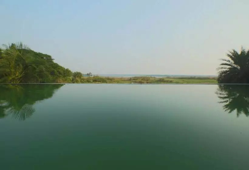 Hotelli Sterling Palavelli Godavari