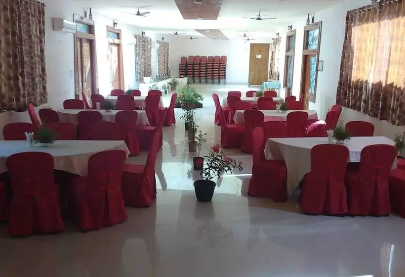 Hotelli Sterling Palavelli Godavari