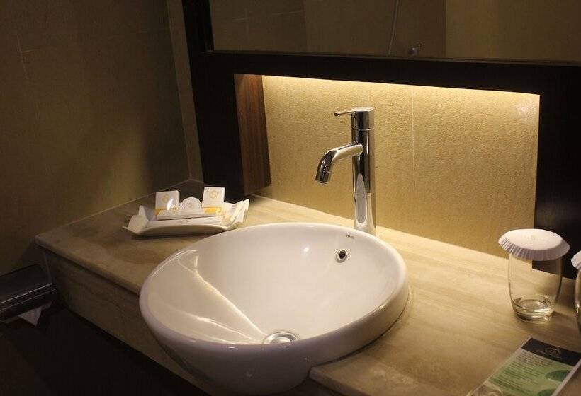 ホテル Sutan Raja Kotamobagu