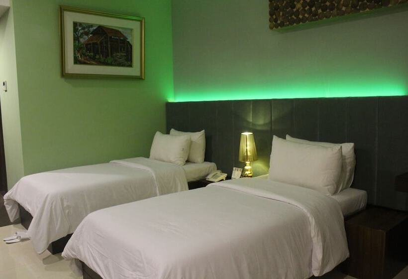 ホテル Sutan Raja Kotamobagu