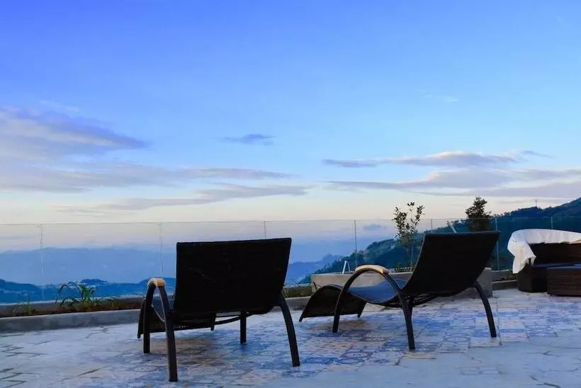 Hotelli The Twelve Manor•terraces Lodge