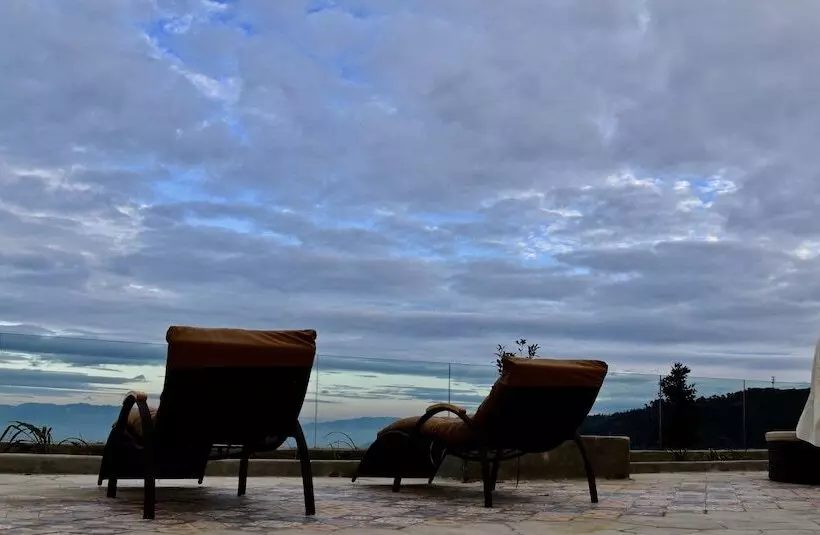 Hotelli The Twelve Manor•terraces Lodge