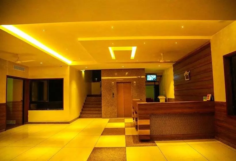 Iroomz Hotel Pawan