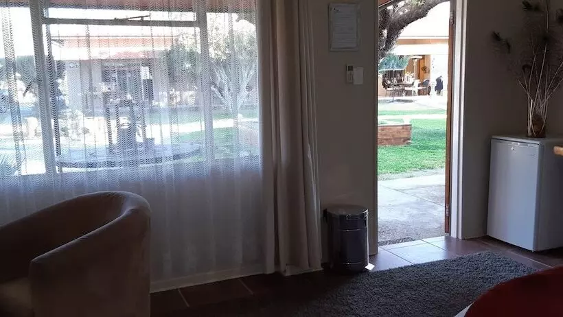 Majatalo Potties Guesthouse